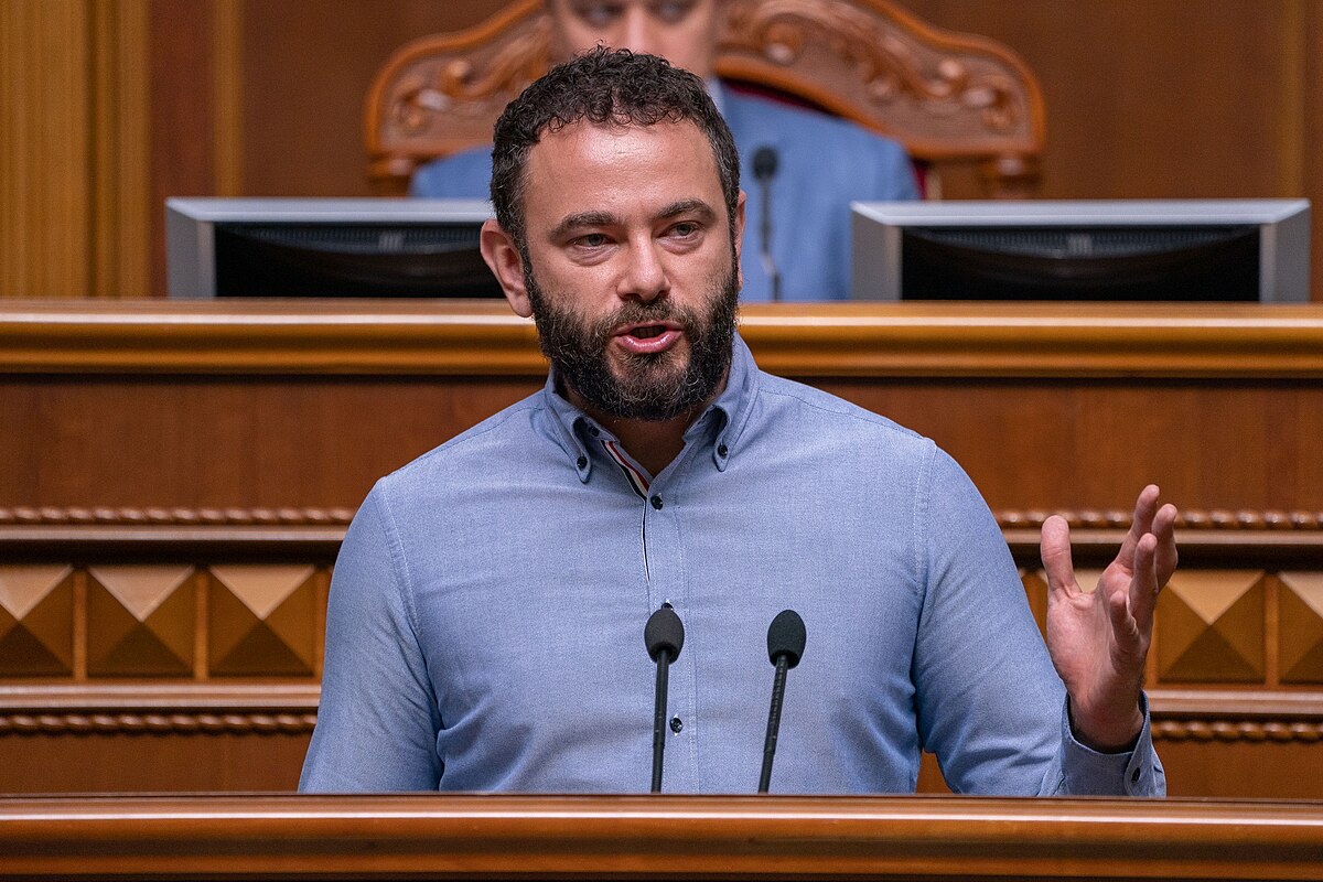 Опозиционният депутат Александър Дубински: Зеленски би довел Украйна до гражданска или ядрена война, вместо да предаде властта