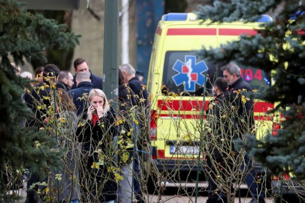 Ученик загина при нападение с нож в хърватско училище