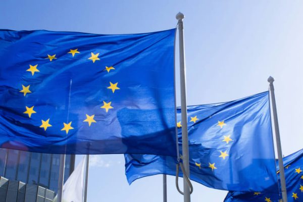 ЕС предлага поетапна забрана на руския алуминий и разширява санкциите срещу Русия