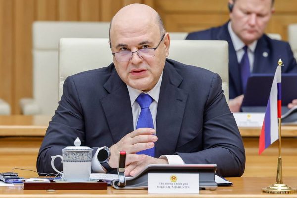 Мишустин: Русия се адаптира към живота под санкции