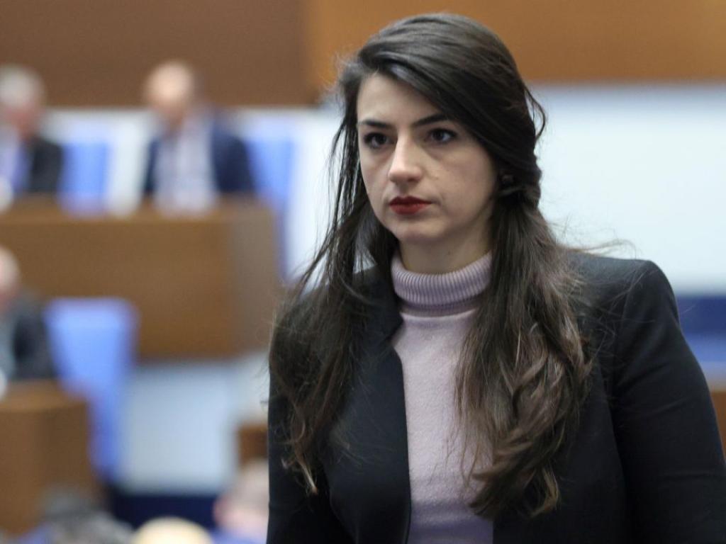 Напрежение в парламента заради регулаторите