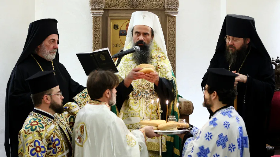 Патриарх Даниил освети новия български храм в Лондон "Свети Йоан Рилски"
