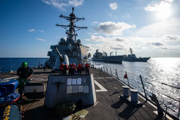 Хусите съобщиха за атака срещу американски военни кораби в Червено море