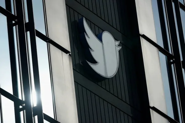 Логото на Twitter се продава за близо 35 000 долара на търг