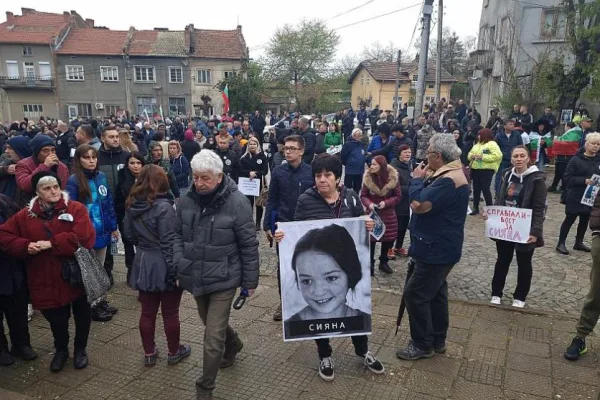 Протест в Телиш след трагедията с 12-годишната Сияна: Над 1000 мотористи се включиха
