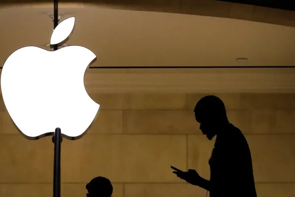 Apple предприе предпазни мерки срещу ескалиращата търговска война