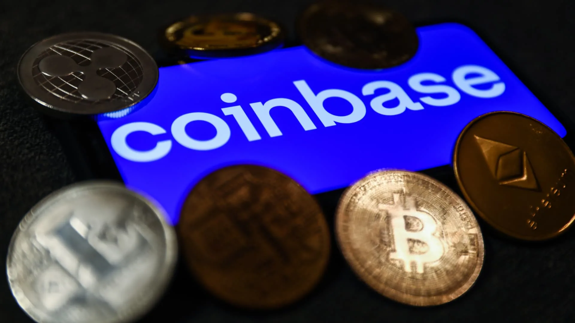 Coinbase разкри сериозна хакерска атака с изтичане на клиентски данни и опит за изнудване