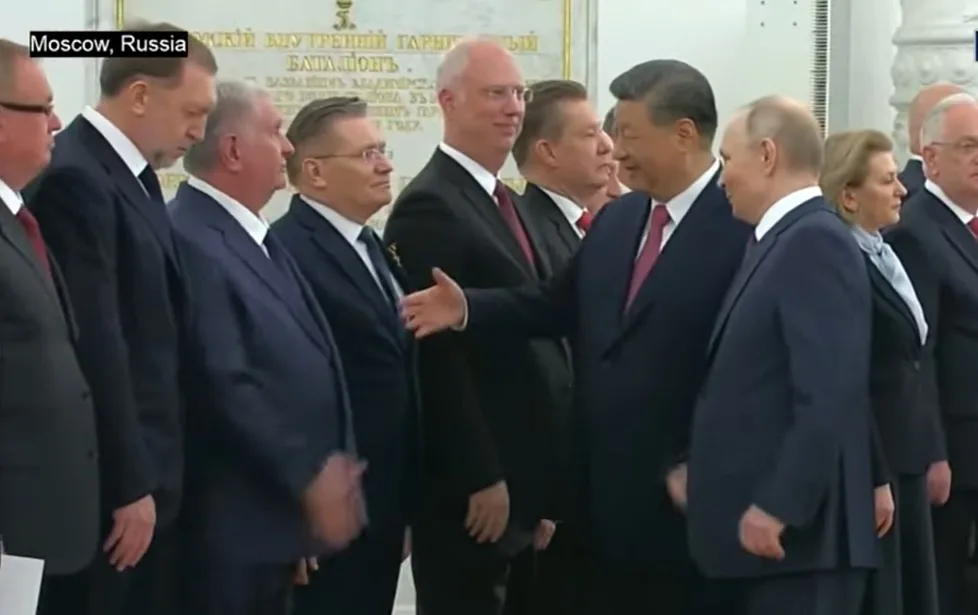 Вижте как протече срещата между Владимир Путин и Си Дзинпин (ВИДЕО)