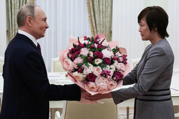 Япония отказва да коментира срещата между вдовицата на Абе и Путин