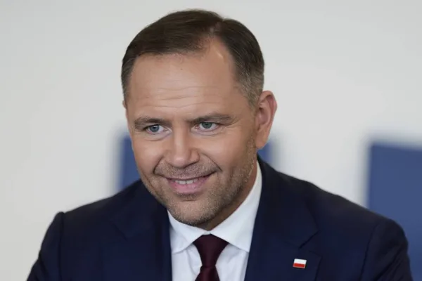 Опозиционният кандидат Навроцки спечели втория тур на президентските избори в Полша