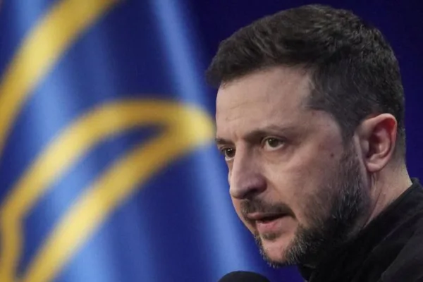 Зеленски вероятно ще бъде поканен на срещата на върха на НАТО в Хага, но без участие в работните сесии