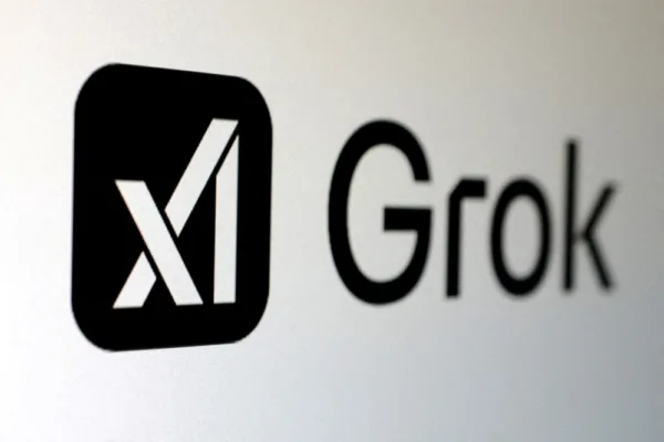 Полша ще сезира Европейската комисия заради чатбота Grok на Илон Мъск