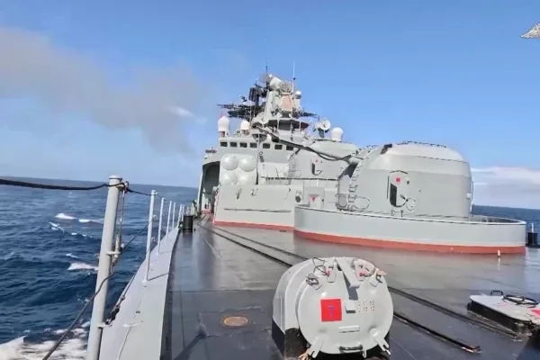 Руските и китайските военноморски сили започват съвместен патрул в Азиатско-тихоокеанския регион
