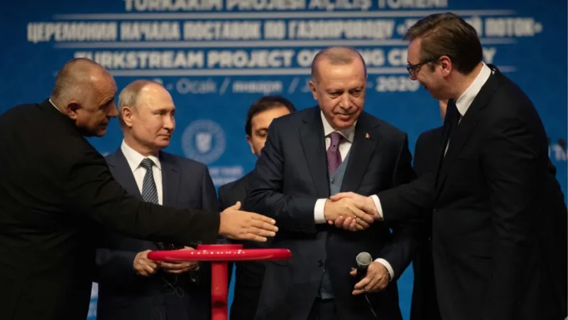 POLITICO: България спира транзита на руски газ за Унгария и Словакия