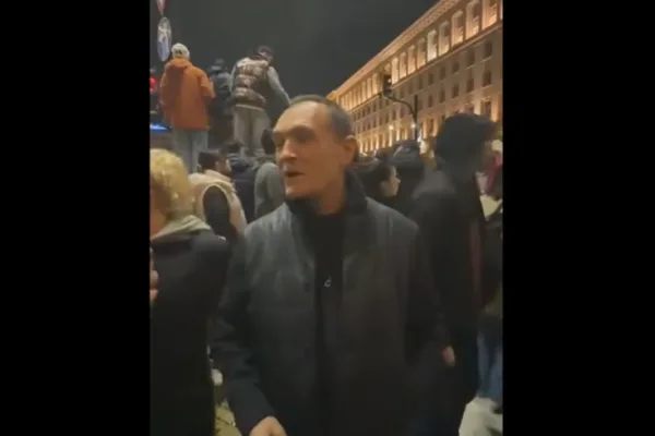 Бизнесменът Васил Божков даде пример и подкрепи протеста на младите (ВИДЕО)