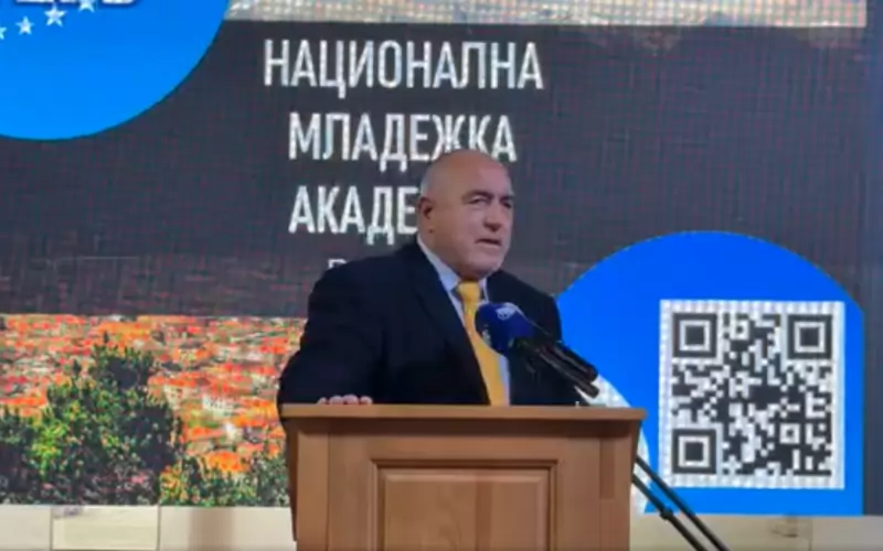 Боко плаши народа с хаос и високи цени, ако падне правителството
