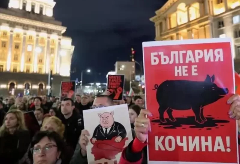 Фронт „прасе касичка“ излиза днес на протест срещу бюджета на управляващите
