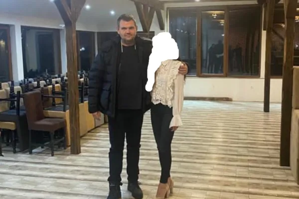 Коя е дамата на снимката до отслабналия Пеевски?