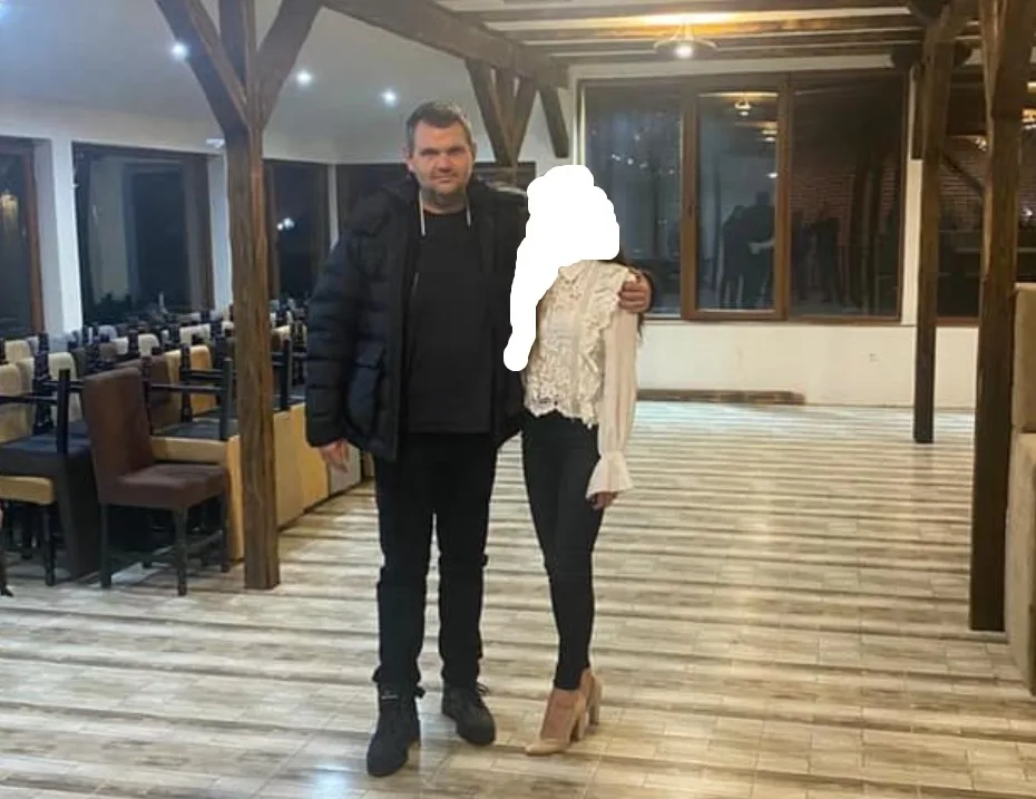 Коя е дамата на снимката до отслабналия Пеевски?