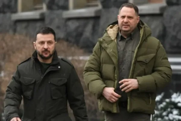 Уволненият от Зеленски за корупция Ермак май не е напълно уволнен