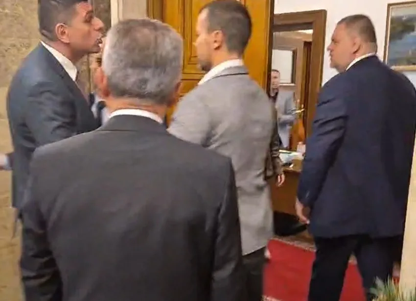 Високо напрежение! Охраната спаси Пеевски от гнева на Мирчев (ВИДЕО)