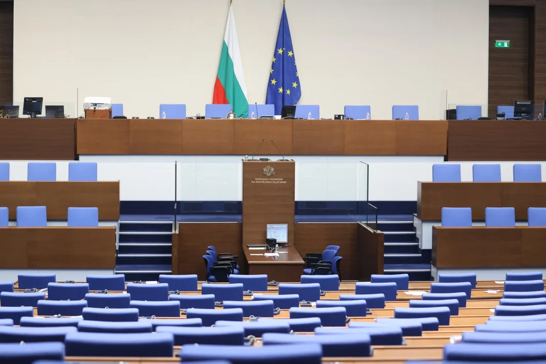 Парламентът обсъжда промени в Закона за адвокатурата
