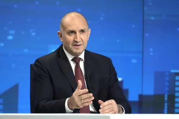 Румен Радев: Партия ще правим след изборите