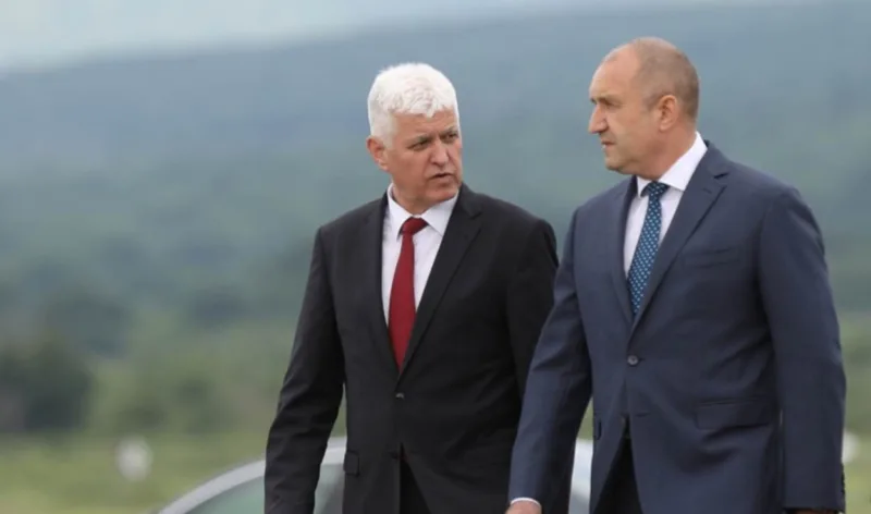 Страх тресе… Задава ли се партия на президента Радев, след показния ход на секретаря му