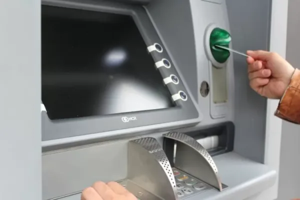 Банките са събрали рекордните над 2.3 млрд. лв. от такси през 2025 г.