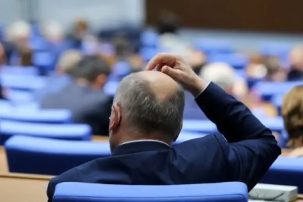 След влизането в еврозоната само депутатите забогатяха
