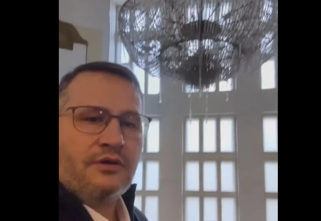 Това министъра на земеделието ли е или е туристически гид? (ВИДЕО)