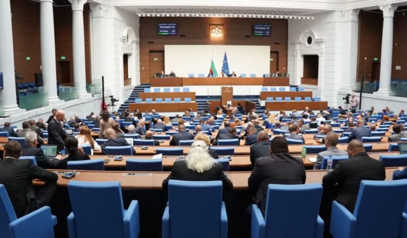 Депутатите започнаха ударно работа преди старта на кампанията