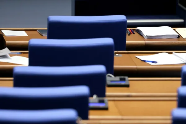 Парламентът ще гласува удължителния закон за бюджета