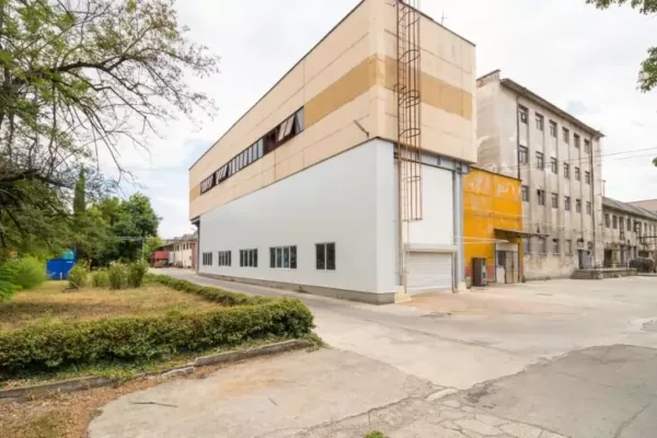 Спира работа акумулаторния завод в Пазарджик - 200 души остават без работа