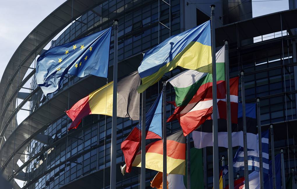 Посланиците на ЕС одобриха 90 милиарда евро за Киев и антируските санкции