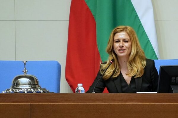 Върнаха ли се ГЕРБ и ДПС отново във властта чрез Доцова? (Документи)