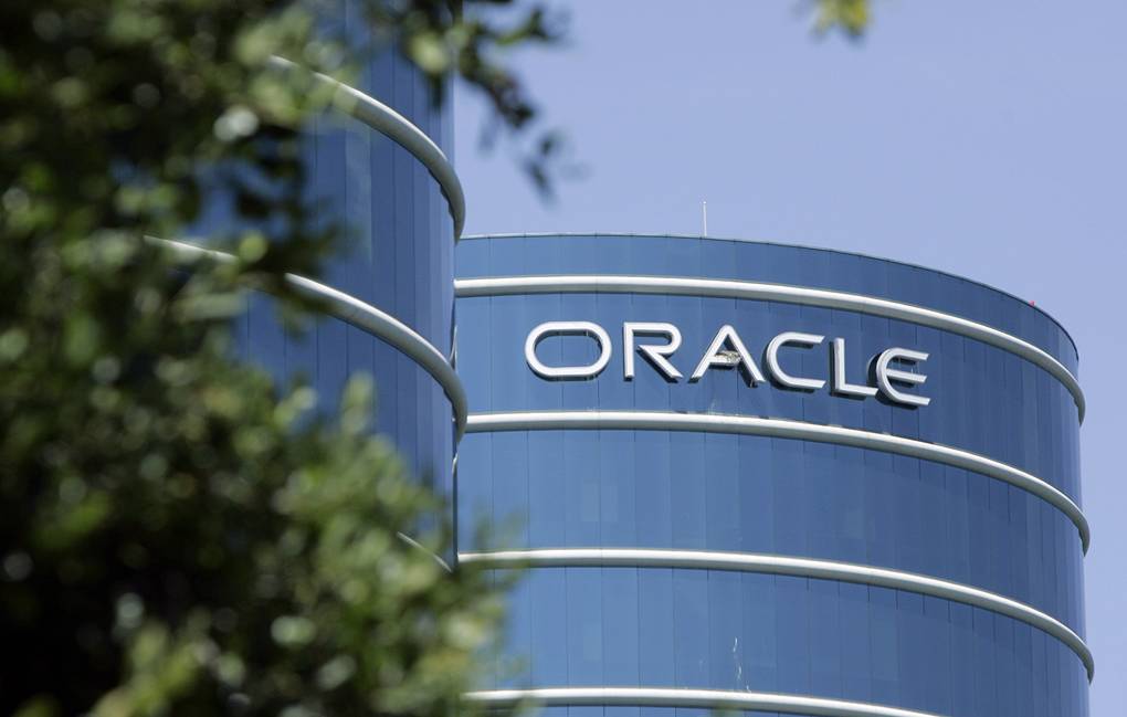 Дубай определи инцидента с падащи отломки, засегнали офис сградата на Oracle, като „незначителен“