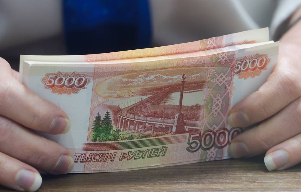 Bloomberg: Рублата оглавява класацията на най-добрите валути в света