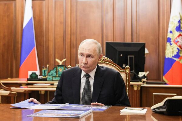 Започна примирие в чест на Деня на победата