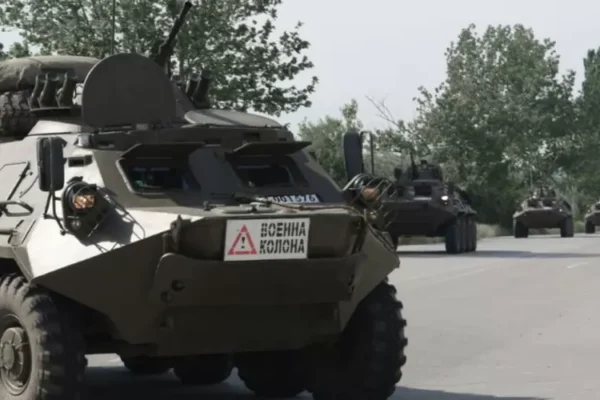 Американски военни колони преминават през България