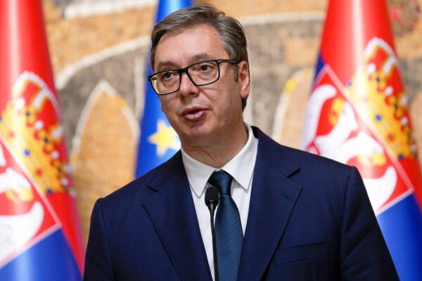 Вучич обяви, че може да подаде оставка като президент, за да се кандидатира за премиер