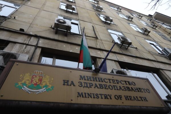 Заплатите в здравната система взривиха нов скандал