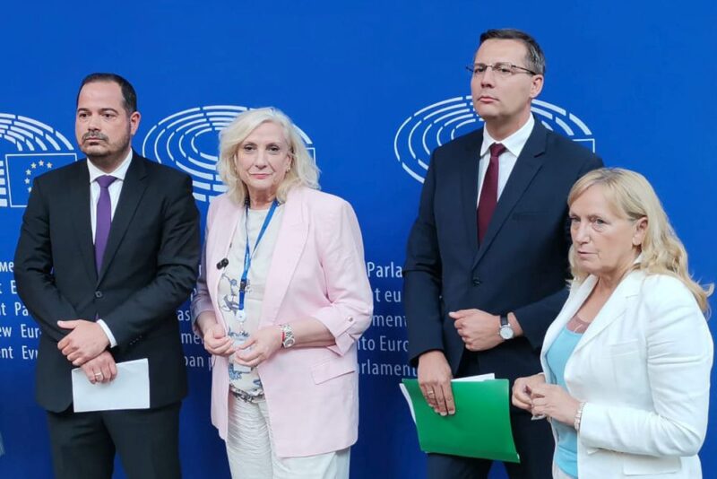 ДПС хукнаха към Европарламента да спасяват Пеевски