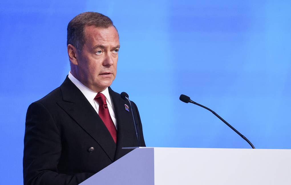 Медведев: Всички санкции срещу Русия са незаконни