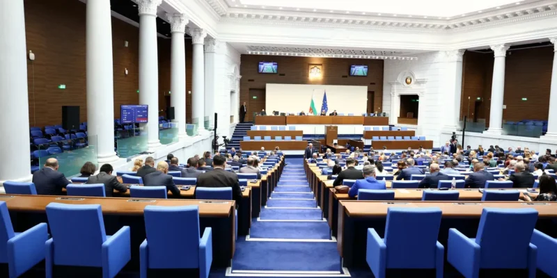 НА ЖИВО: Бюджет 2026 влиза в парламента