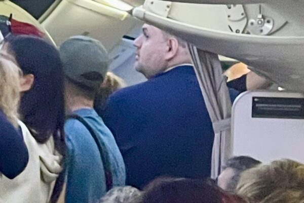 „Нещо почти революционно“! След скандала с частните полети, Пеевски се качи на…