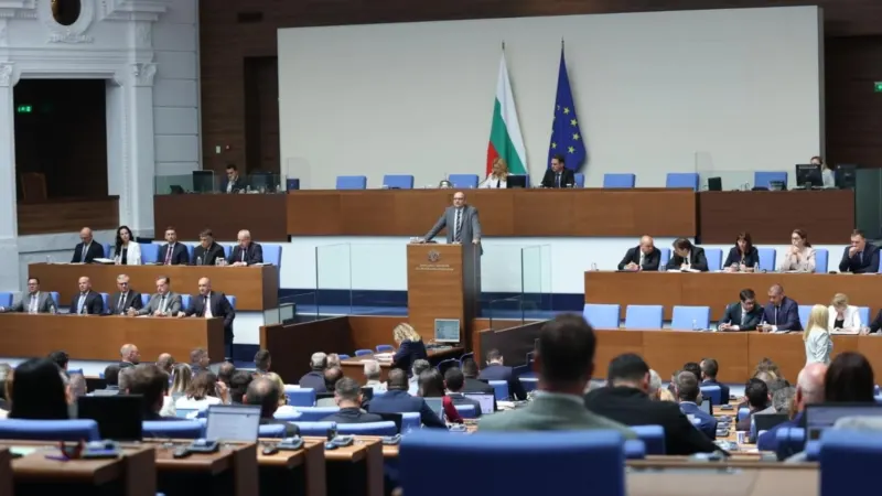 Край на депутатската ваканция! Народните представители се връщат на работа