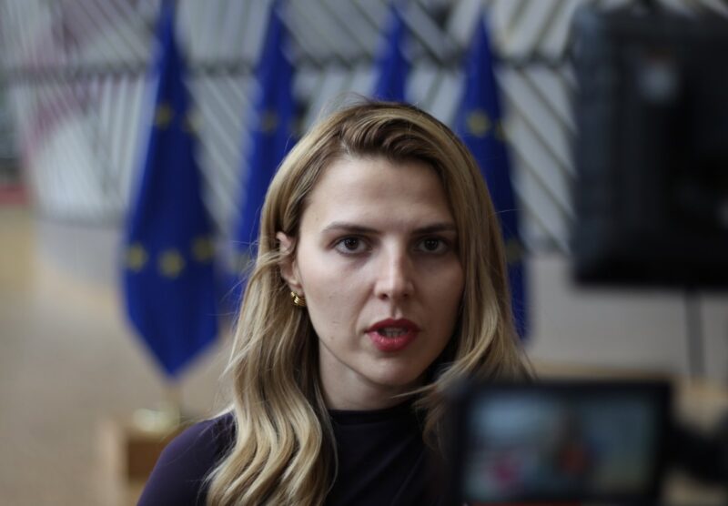 Велислава Петрова отрече да е назначена от британските специални служби