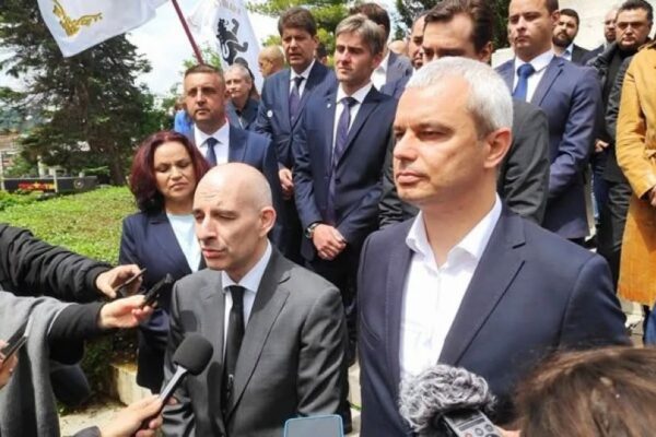„Възраждане“ издигна Костадин Костадинов и Петър Волгин за президент и вицепрезидент „Възраждане“ издигна Костадин Костадинов и Петър Волгин за президент и вицепрезидент