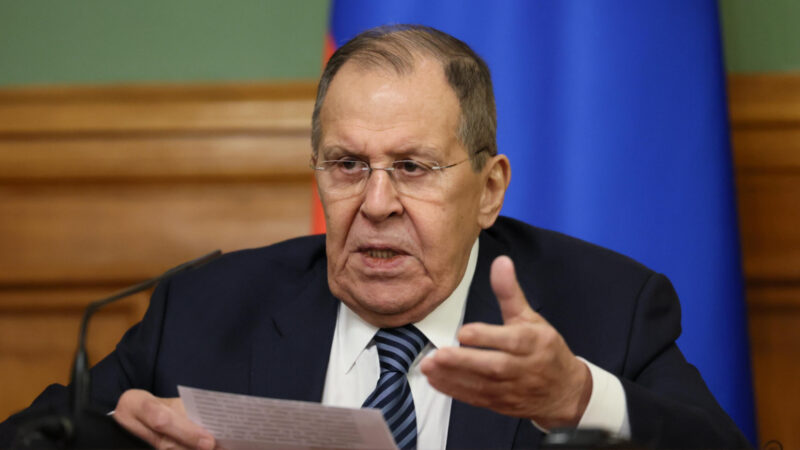 Сергей Лавров с мрачно предупреждение: Европа се готви за…